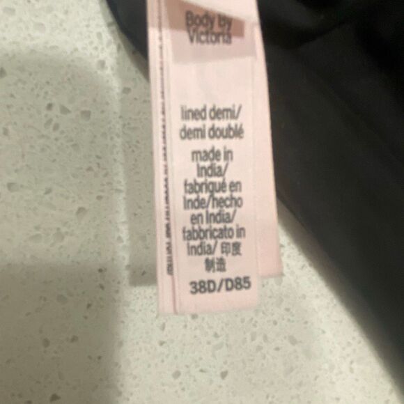 Victoria’s Secret body by Victoria lined Demi bra size 38D - Picture 7 of 7